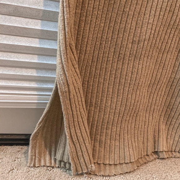 Short Sleeve Sweater Dress - Picture 2 of 2